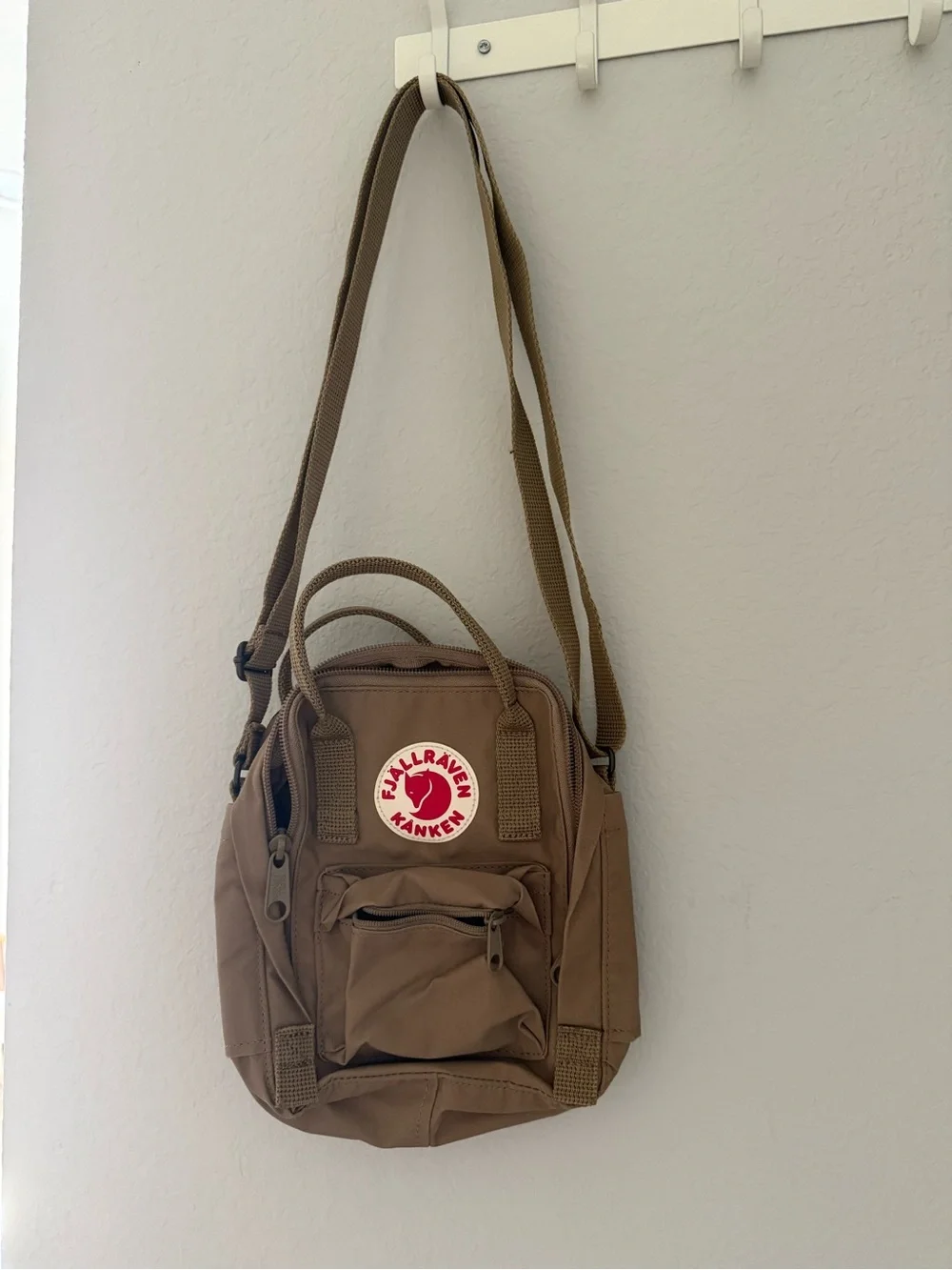 Kånken Small Crossbody Bag in Brown